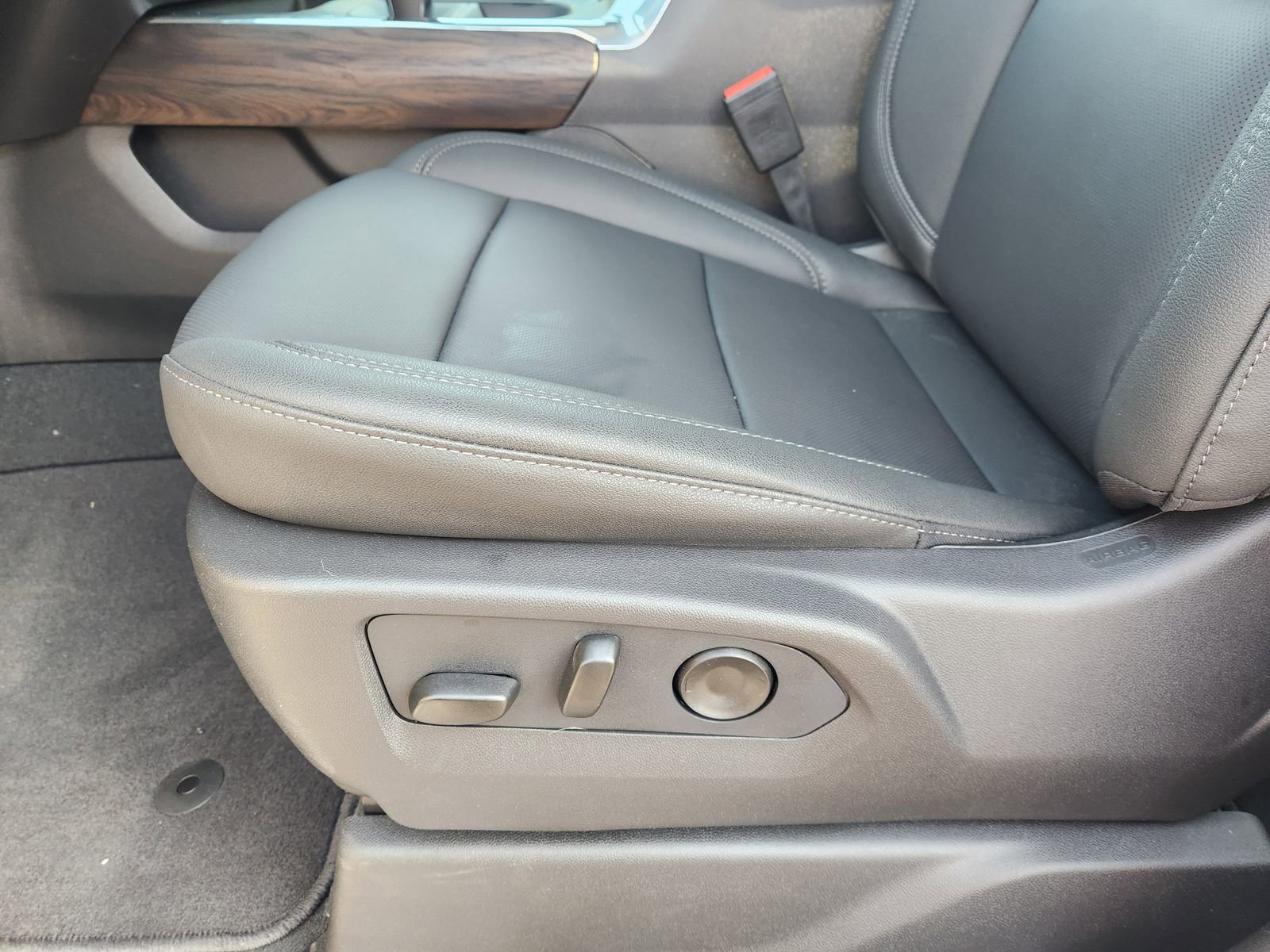 New 2026 GMC Sierra 1500 SLT AWD/4WD image 30