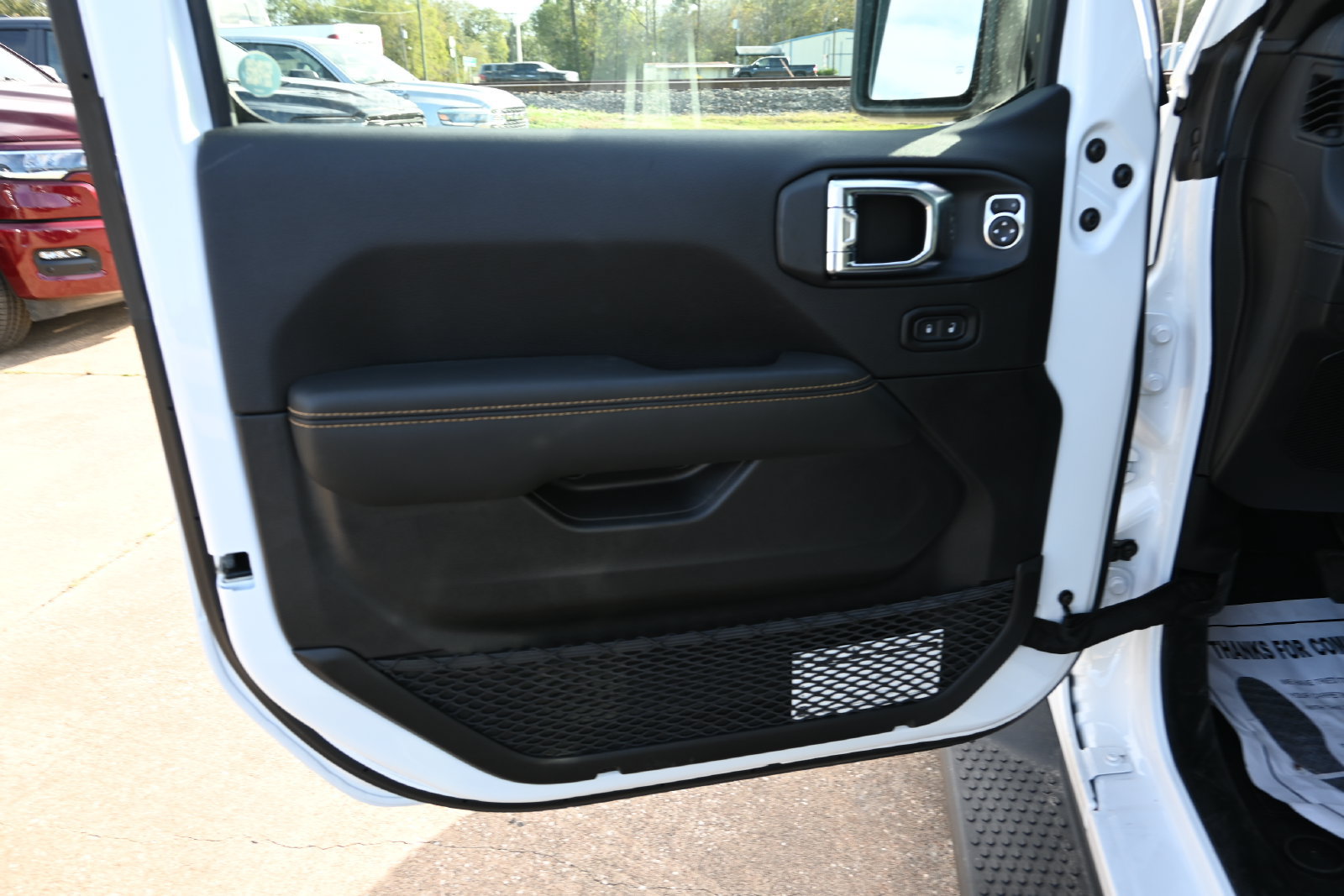 New 2025 Jeep Wrangler Unlimited Sahara AWD/4WD image 8