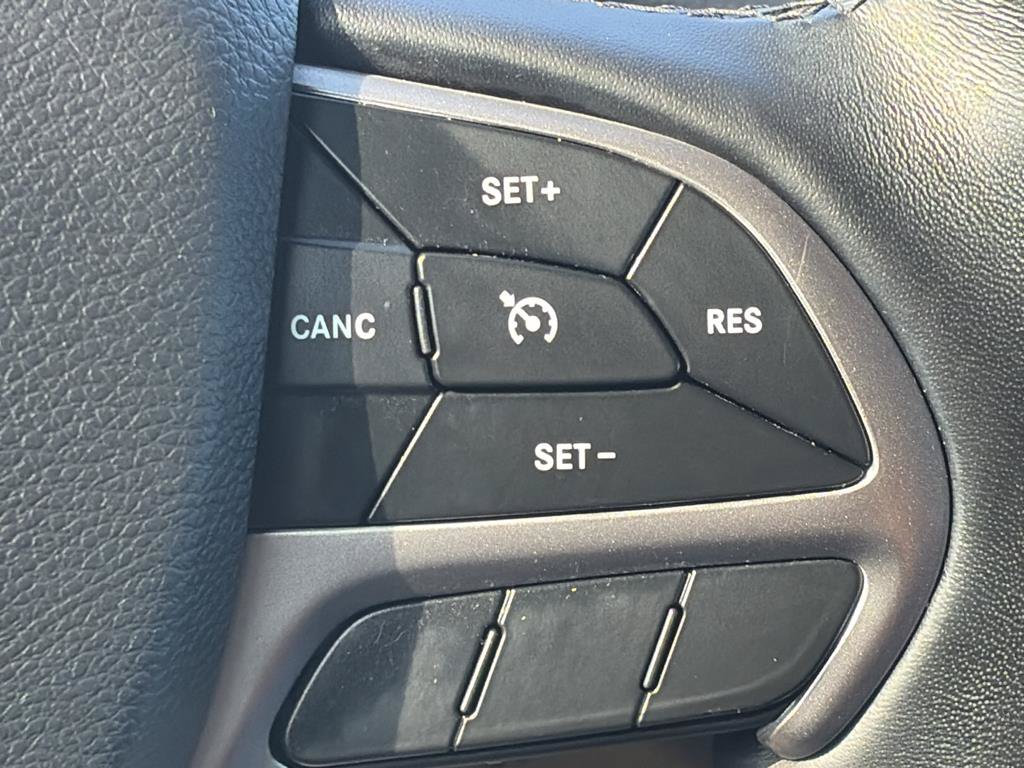 Used 2021 Jeep Grand Cherokee Limited AWD/4WD image 12