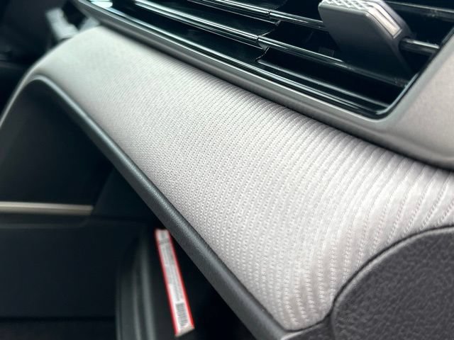 Used 2025 Toyota Camry SE AWD/4WD image 35