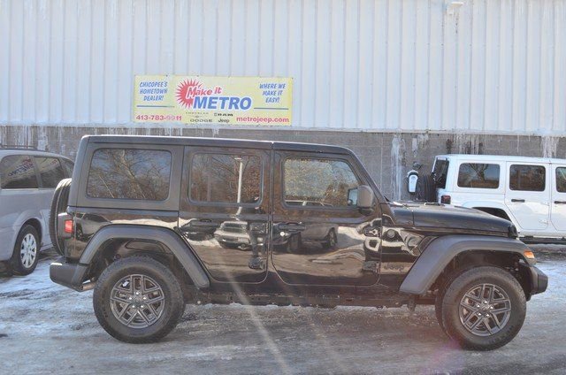 Used 2024 Jeep Wrangler Sport S image 9