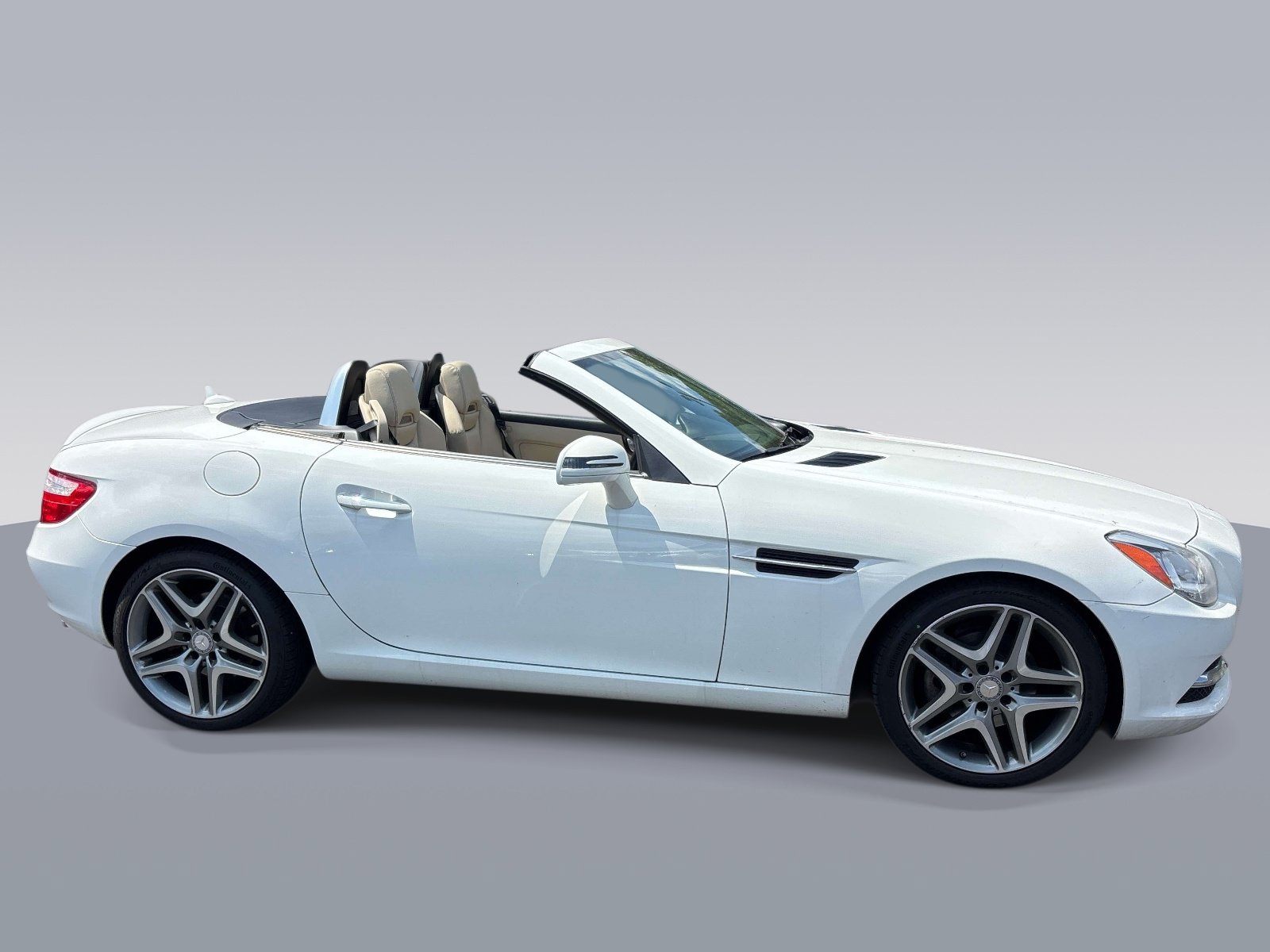Used 2014 Mercedes-Benz SLK 250 image 2