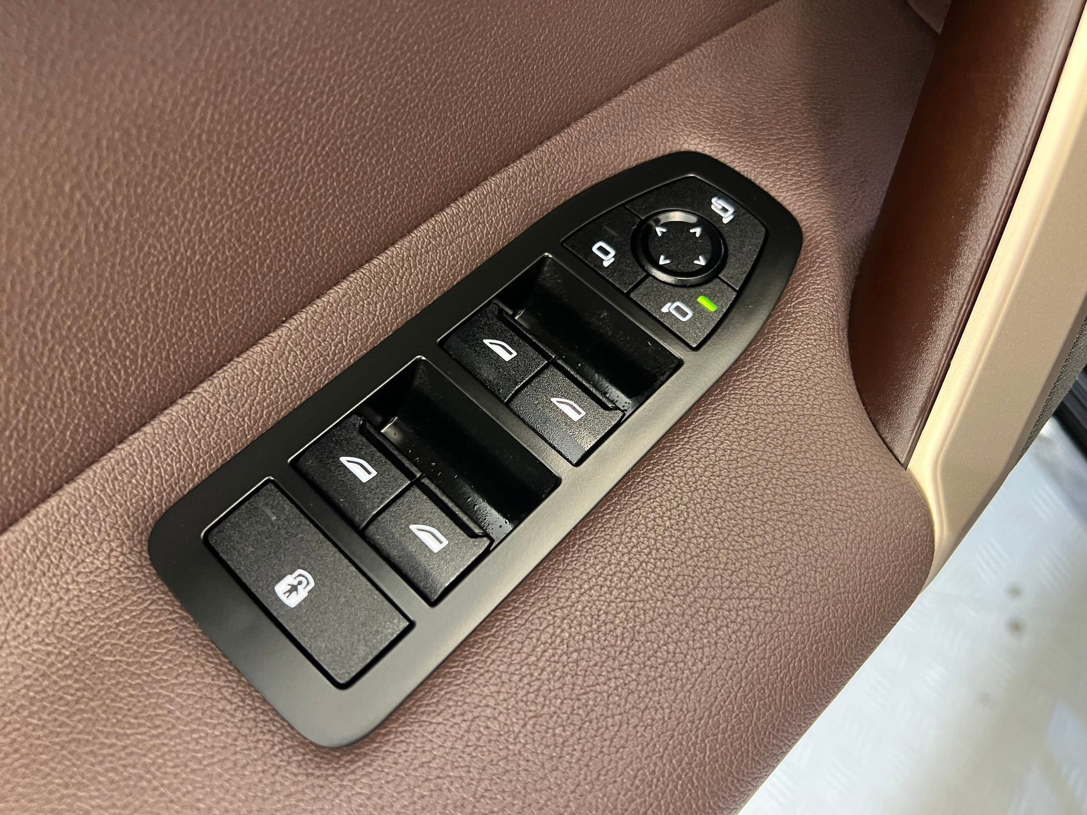 Used 2026 BMW iX xDrive45 AWD/4WD image 12