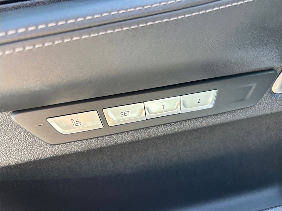 Used 2018 BMW 750i 750i Sedan 4D image 26