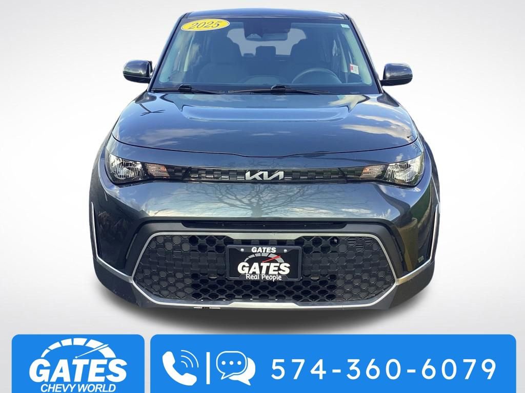 Used 2025 Kia Soul LX w/ LX Technology Package FWD image 2