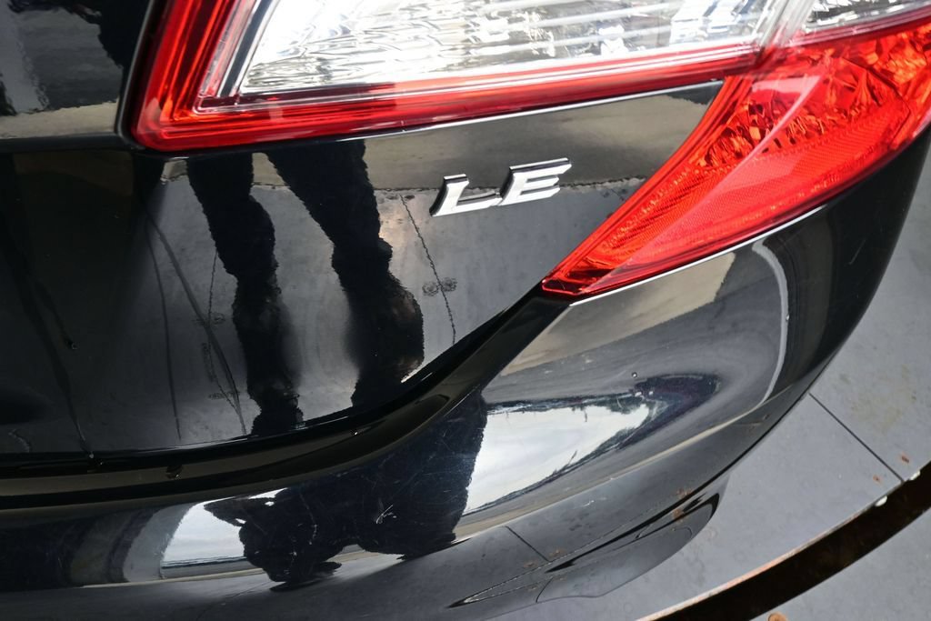 Used 2014 Toyota Camry LE FWD image 16