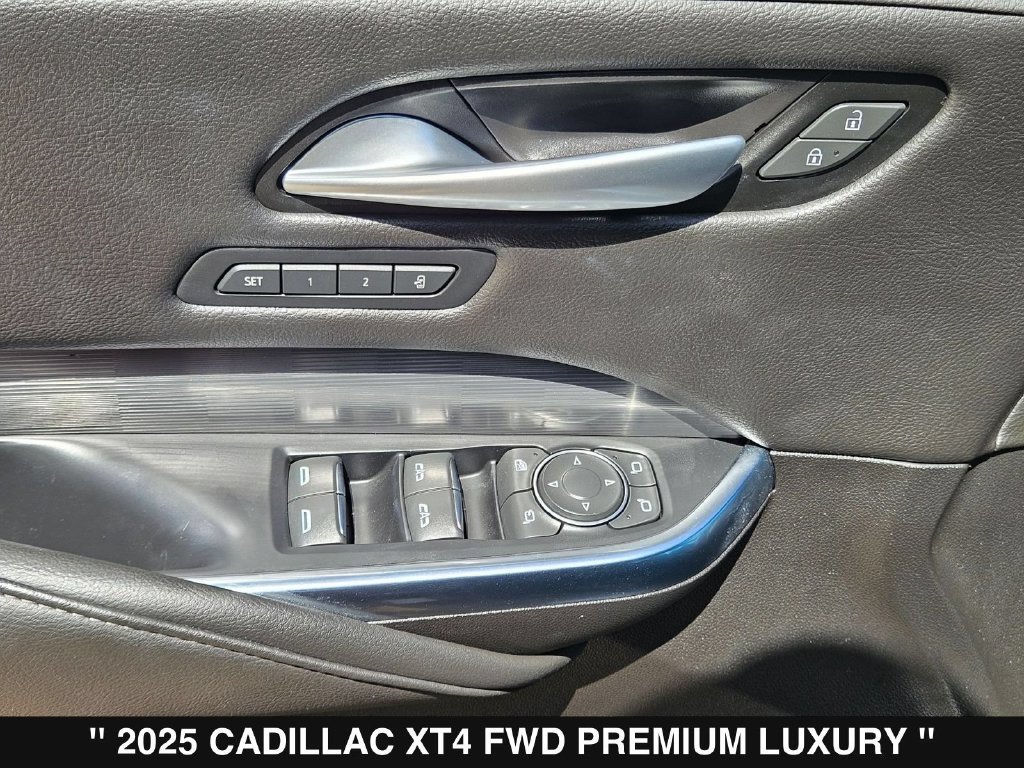 Used 2025 Cadillac XT4 Premium Luxury FWD image 15