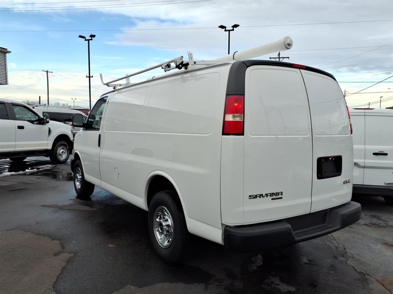 Used 2015 GMC Savana 2500 RWD image 7