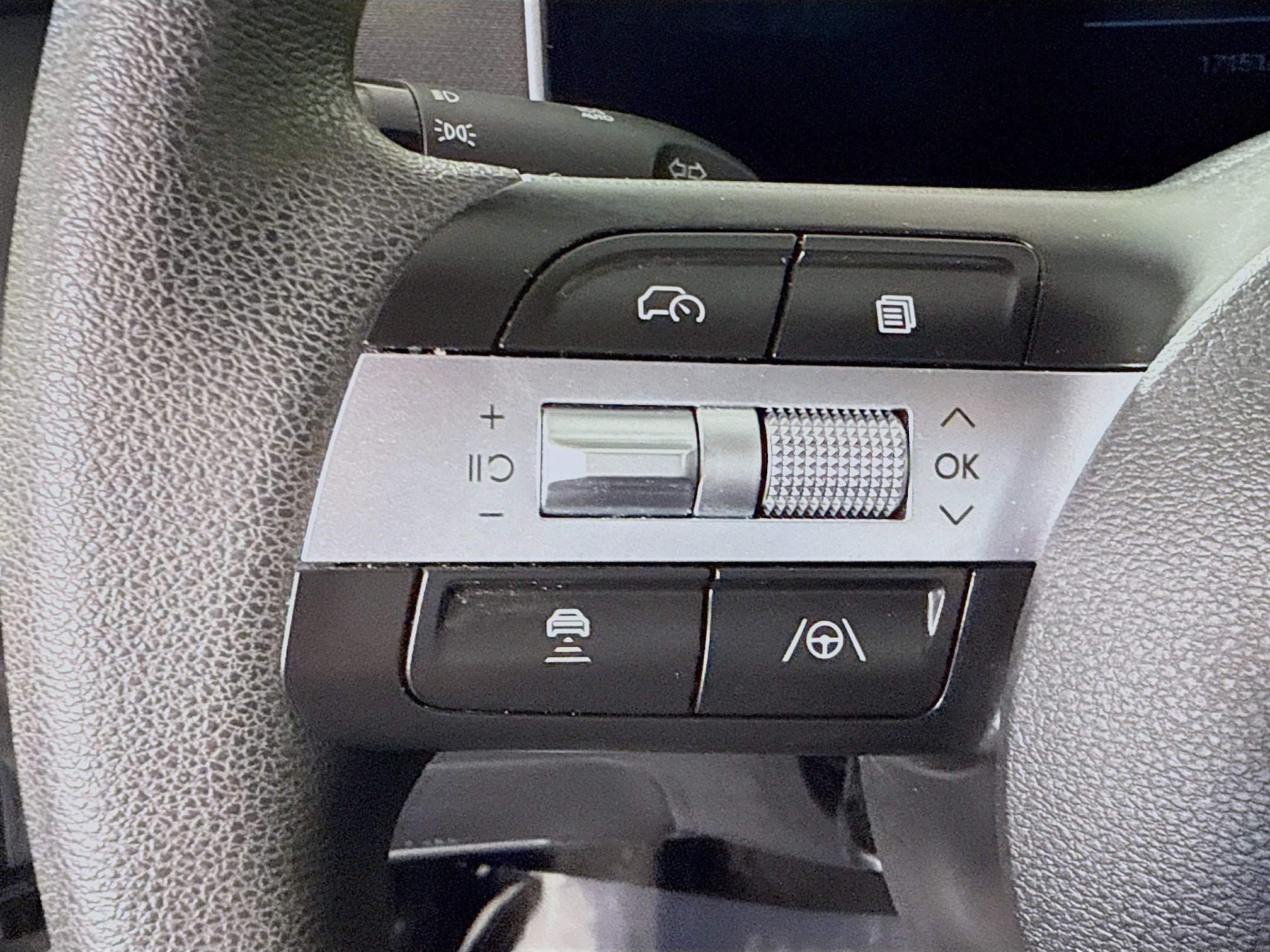 Used 2025 Hyundai Tucson SEL image 14