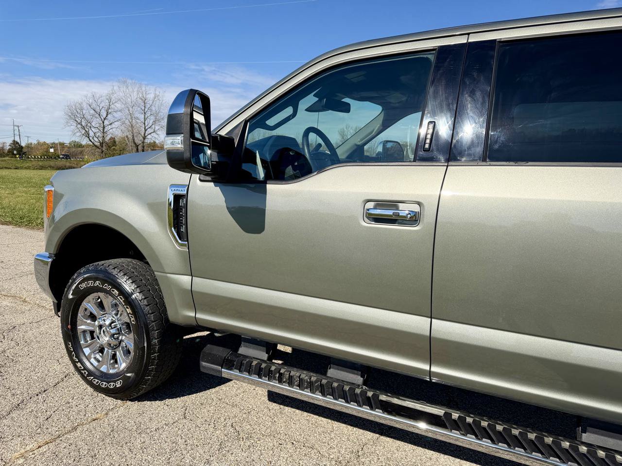 Used 2019 Ford F250 Lariat w/ Lariat Ultimate Package AWD/4WD image 16
