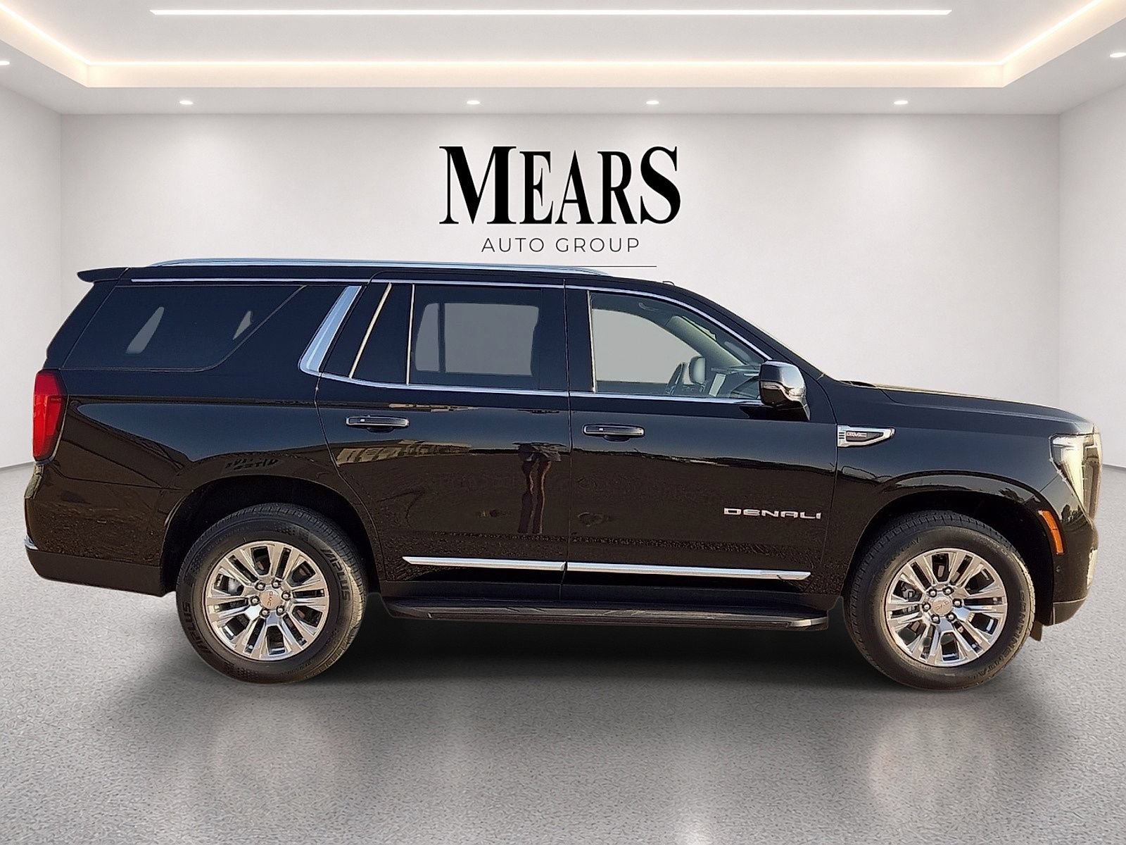 Used 2025 GMC Yukon Denali AWD/4WD image 6