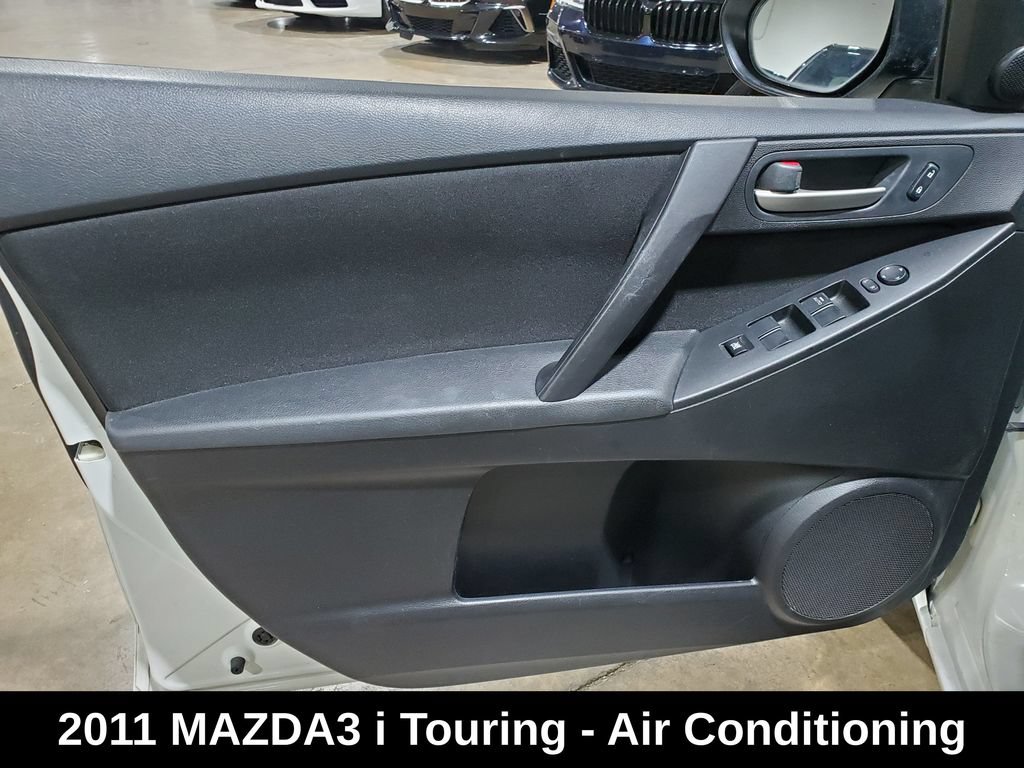 Used 2011 MAZDA MAZDA3 i Touring FWD image 8