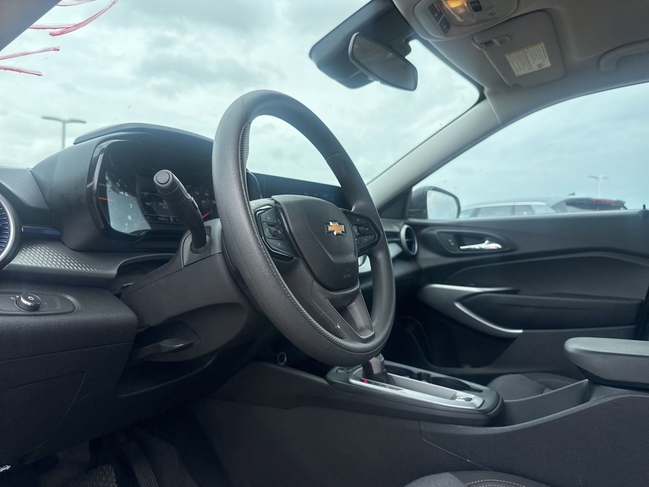 Used 2025 Chevrolet Trax LS image 38