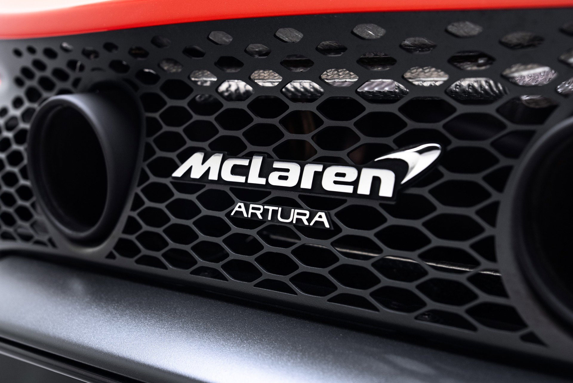 Used 2024 McLaren Artura image 28