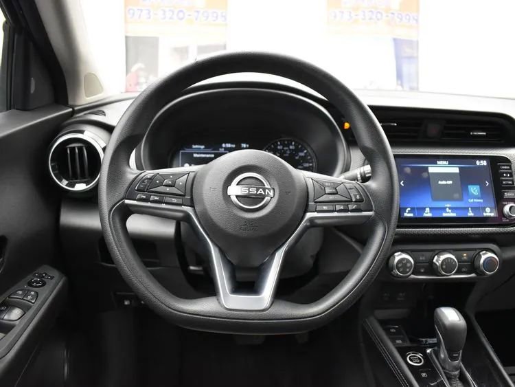 Used 2023 Nissan Kicks SV image 21