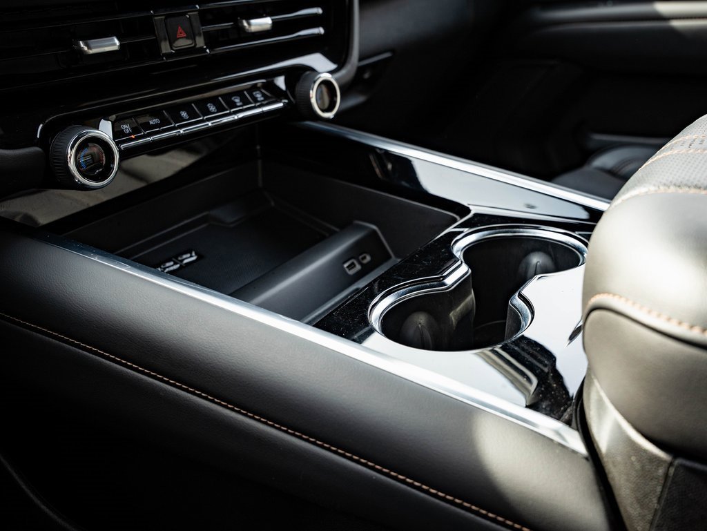 Used 2025 Chevrolet Tahoe High Country image 35