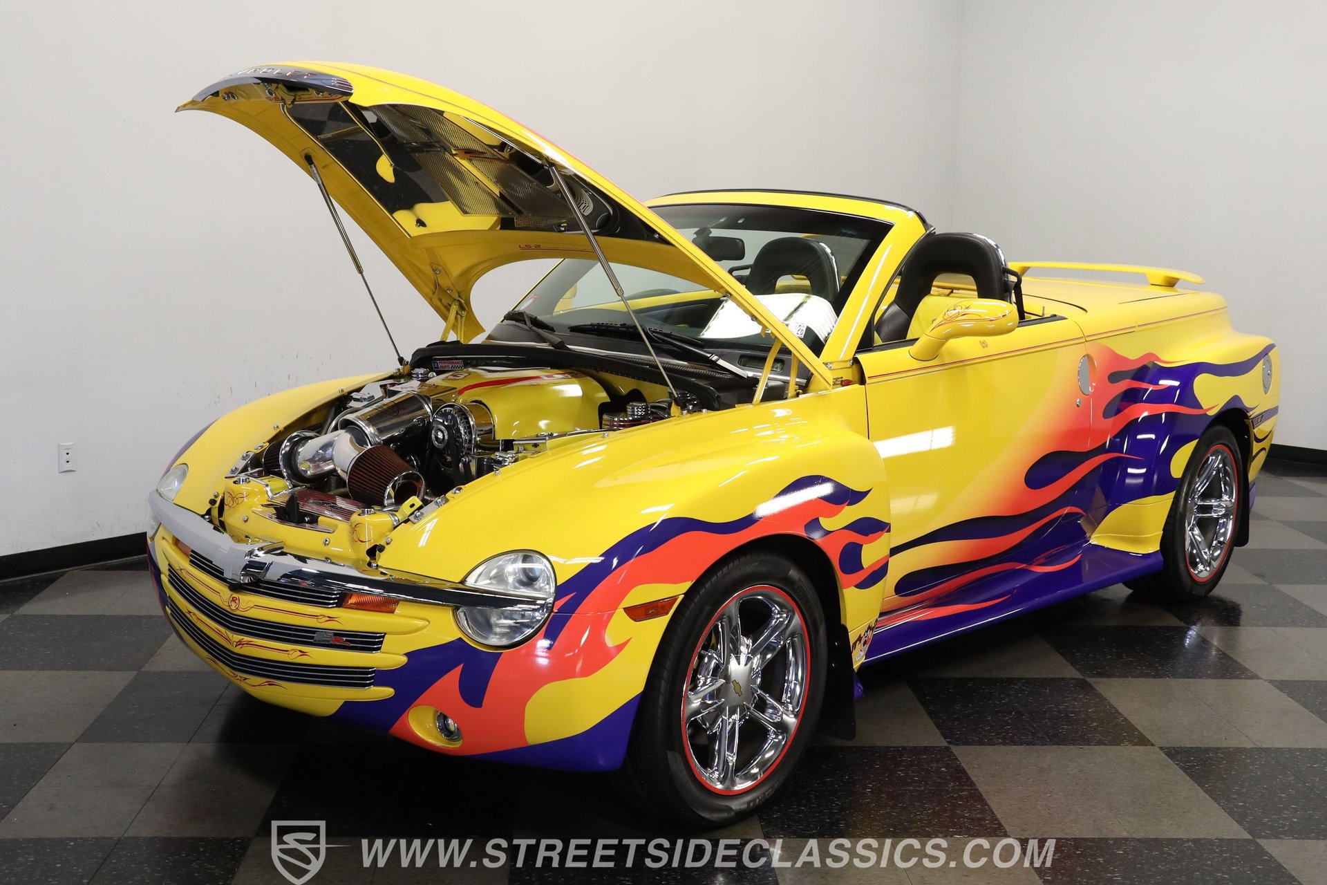 Used 2005 Chevrolet SSR w/ Preferred Equipment Group RWD image 29