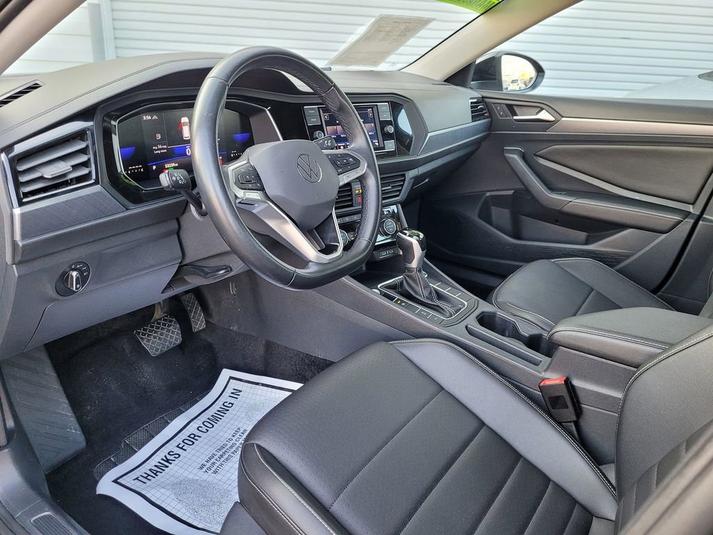Used 2024 Volkswagen Jetta SE image 10