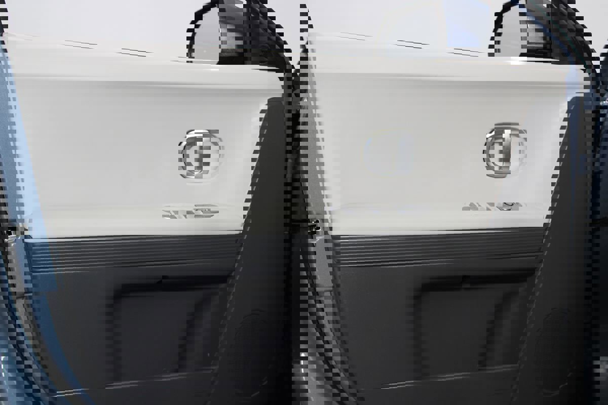 Used 2024 Hyundai Ioniq 5 SE image 6