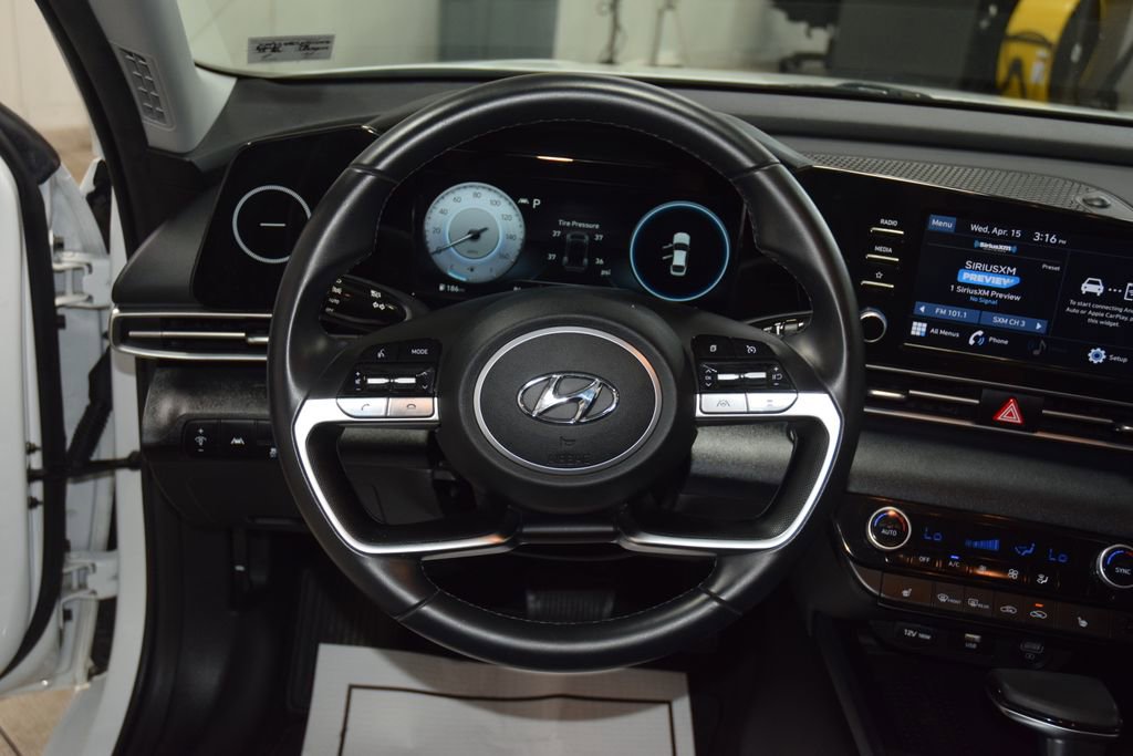 Used 2022 Hyundai Elantra SEL w/ Convenience Package FWD image 27