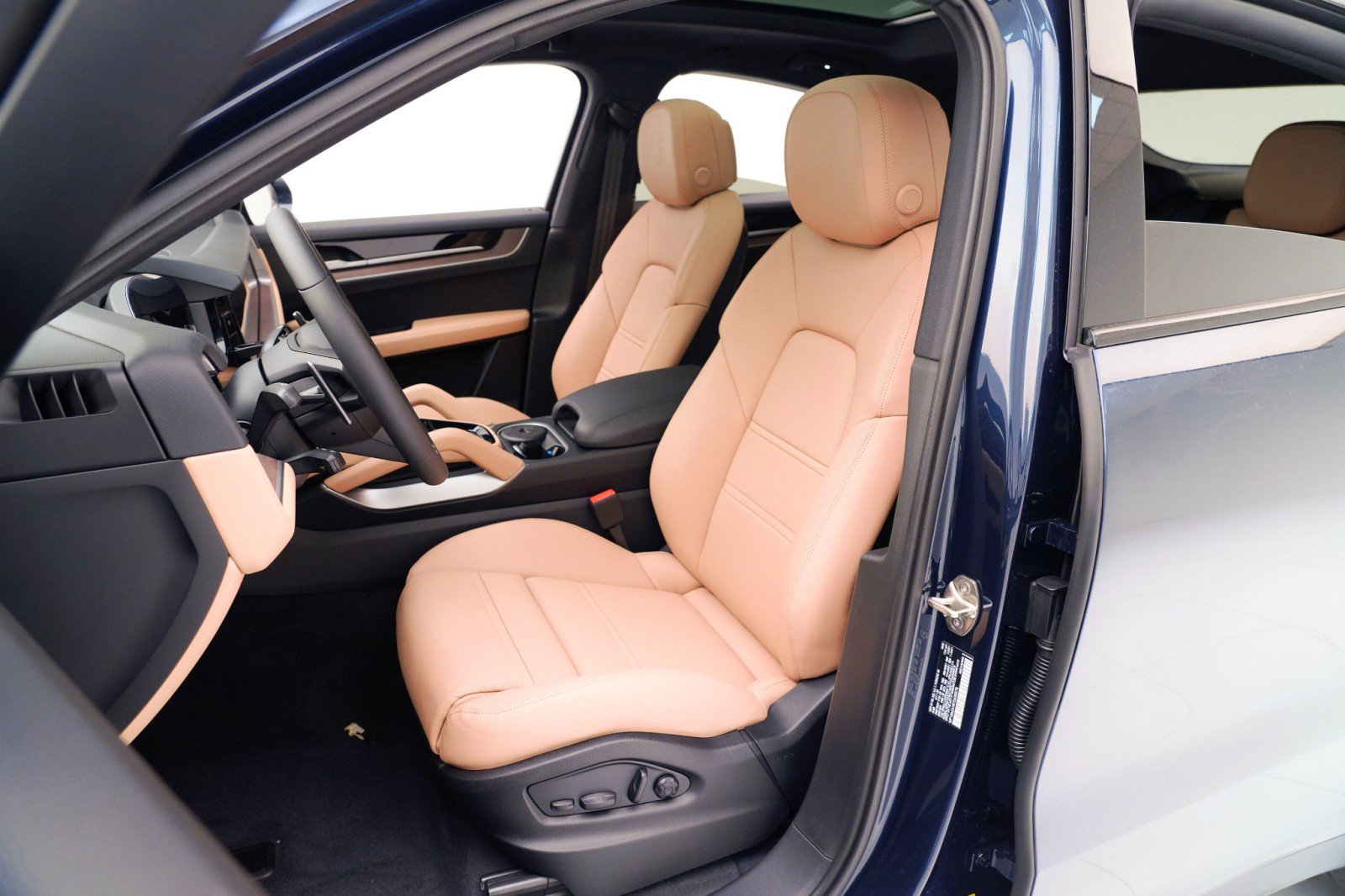 New 2026 Porsche Cayenne Coupe image 5