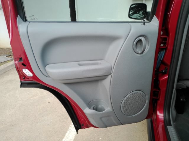 Used 2006 Jeep Liberty Sport RWD image 13