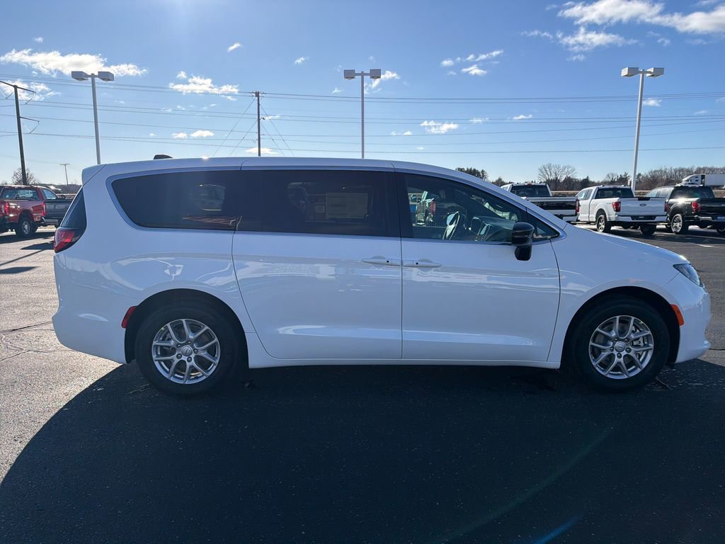 New 2026 Chrysler Voyager LX image 6