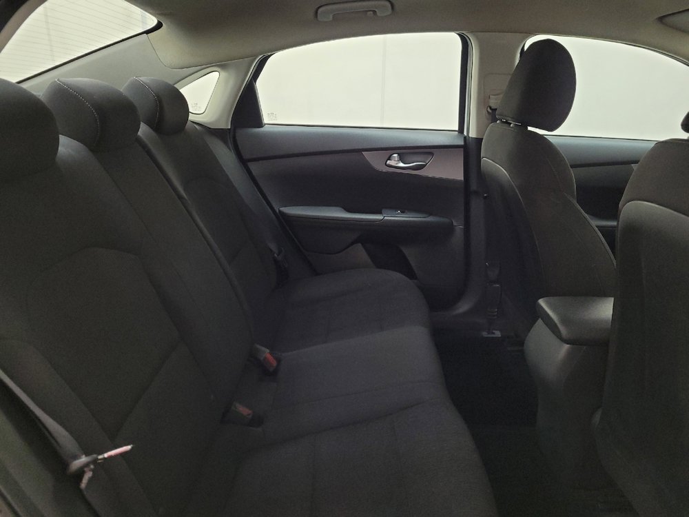 Used 2020 Kia Forte LXS FWD image 19