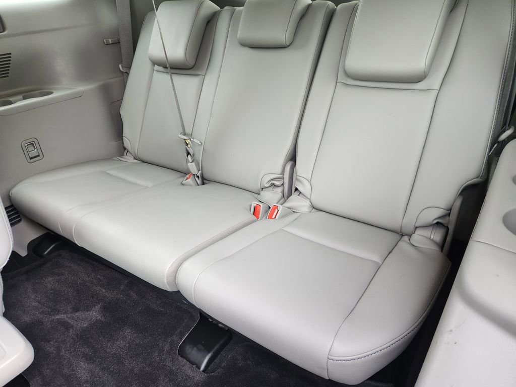 Used 2019 Toyota Highlander XLE image 31