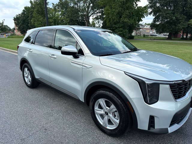 New 2026 Kia Sorento LX FWD image 8