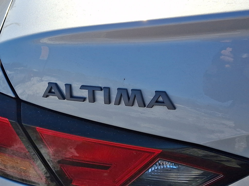 Used 2024 Nissan Altima 2.5 SV image 17