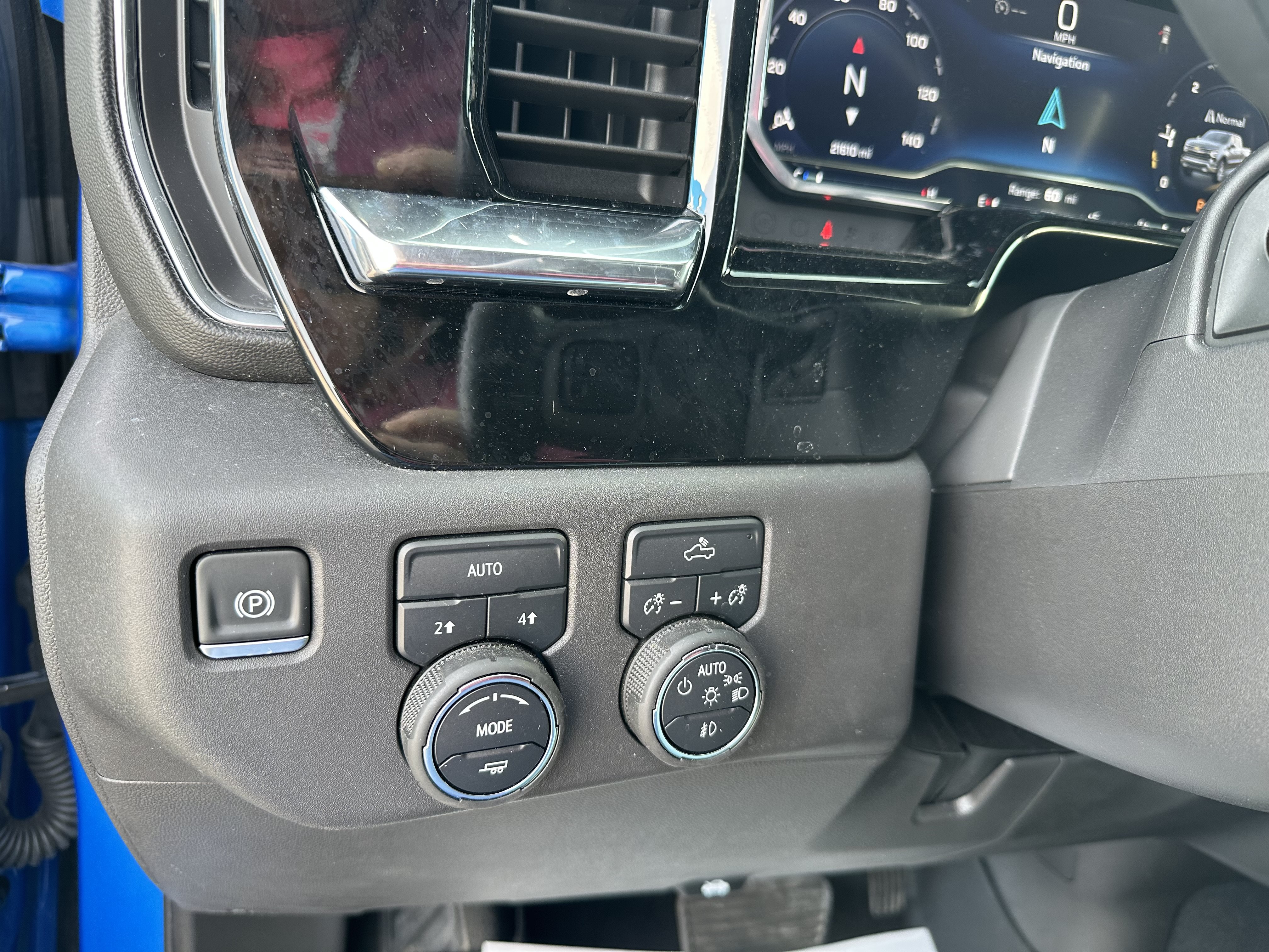 Used 2025 Chevrolet Silverado 1500 RST AWD/4WD image 19