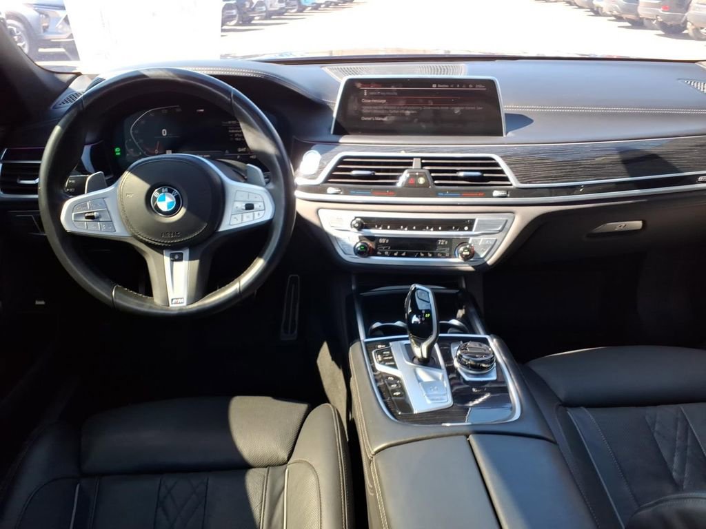 Used 2021 BMW 740i xDrive w/ M Sport Package image 9