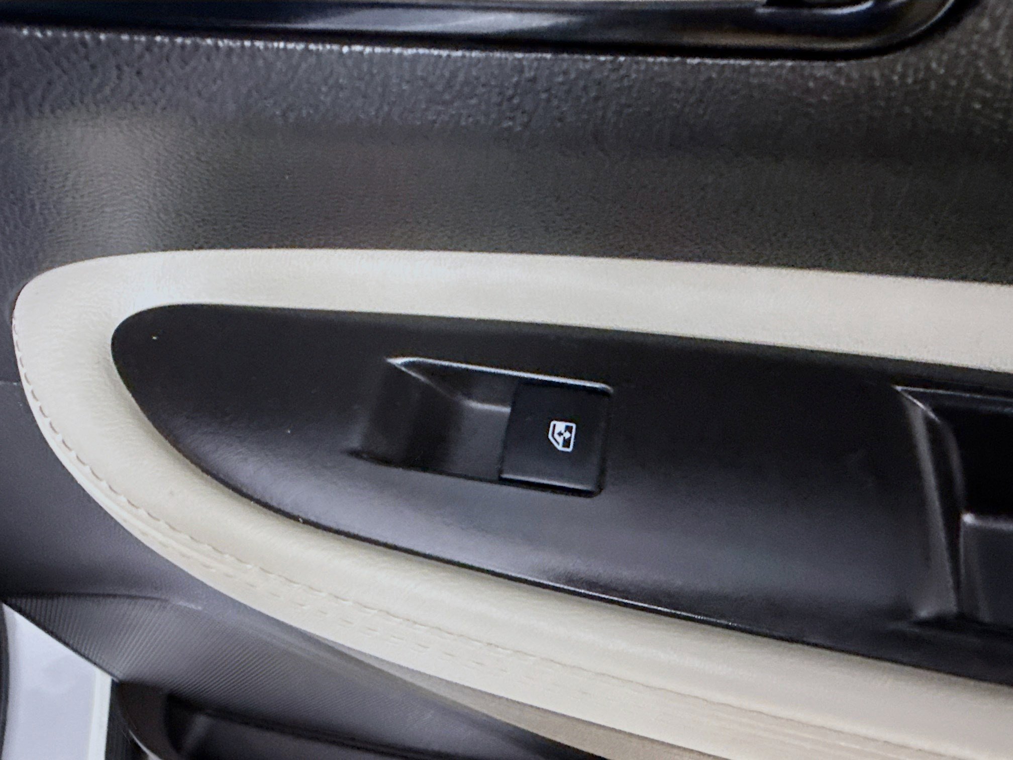 Used 2020 Buick Encore Preferred image 31