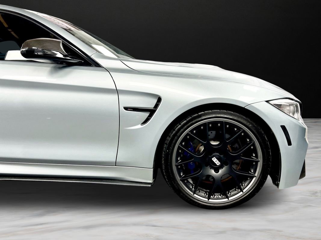 Used 2017 BMW M4 Coupe w/ Executive Package RWD image 15
