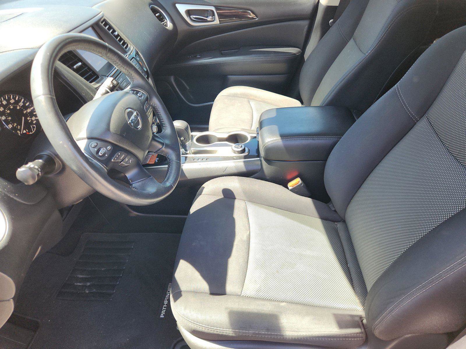 Used 2019 Nissan Pathfinder SV AWD/4WD image 10