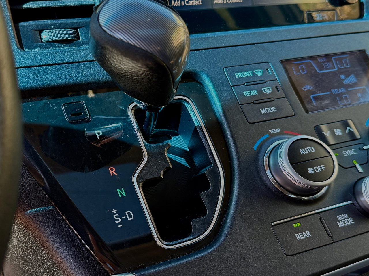 Used 2015 Toyota Sienna SE image 22