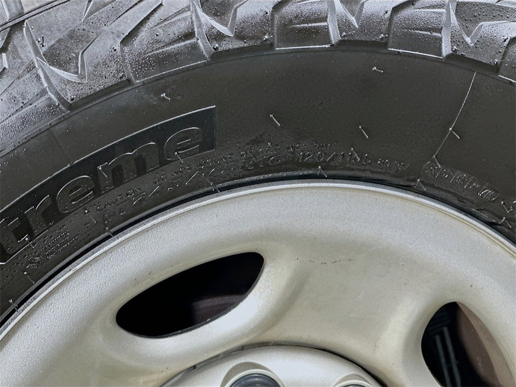 Used 2022 Chevrolet Express 2500 w/ Driver Convenience Package image 32