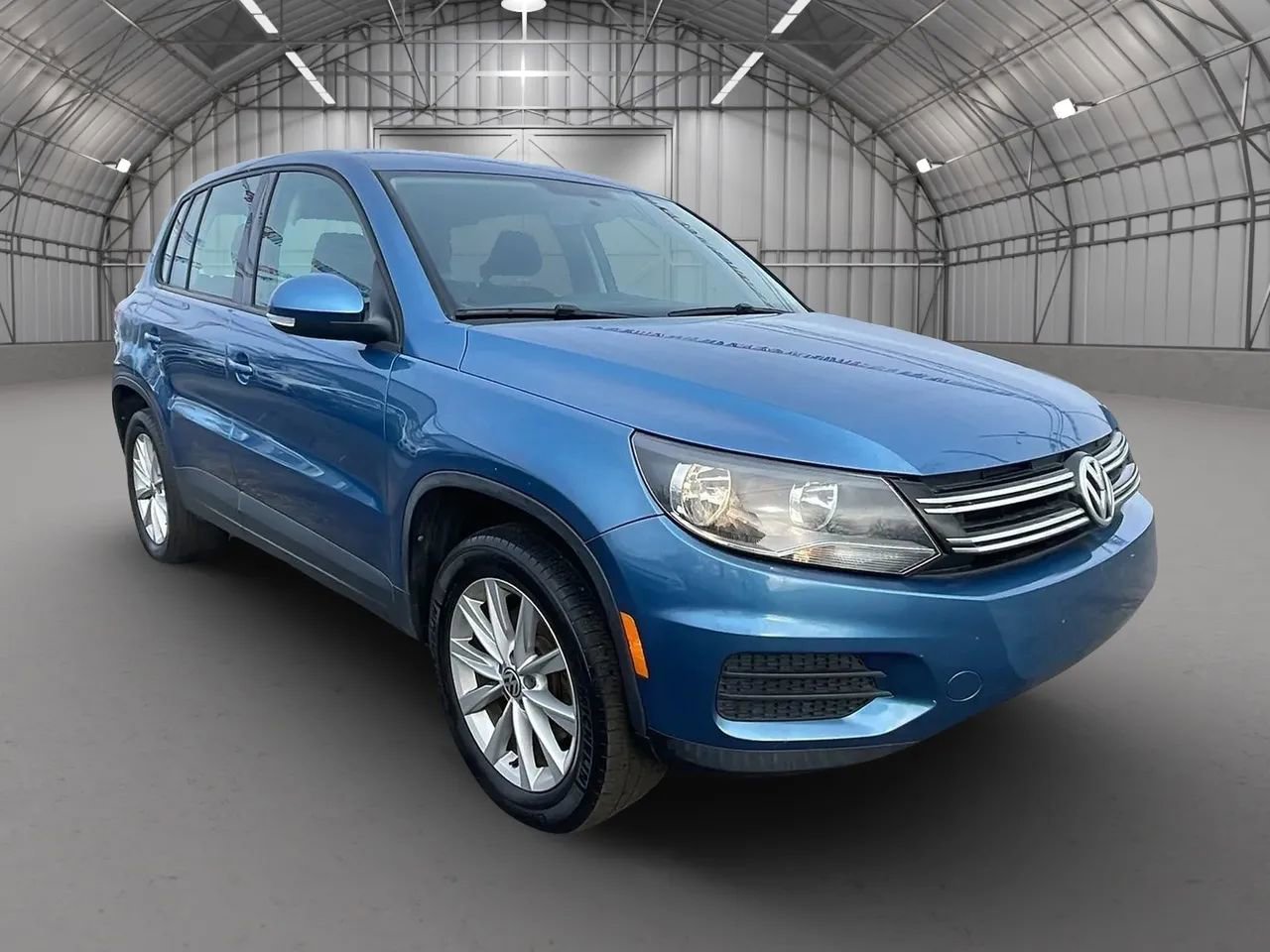 Used 2017 Volkswagen Tiguan Limited w/ Alloy Wheels Package image 7