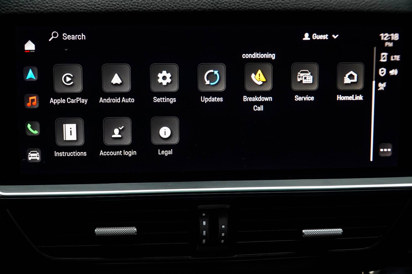 Used 2023 Porsche Cayenne Platinum Edition image 24