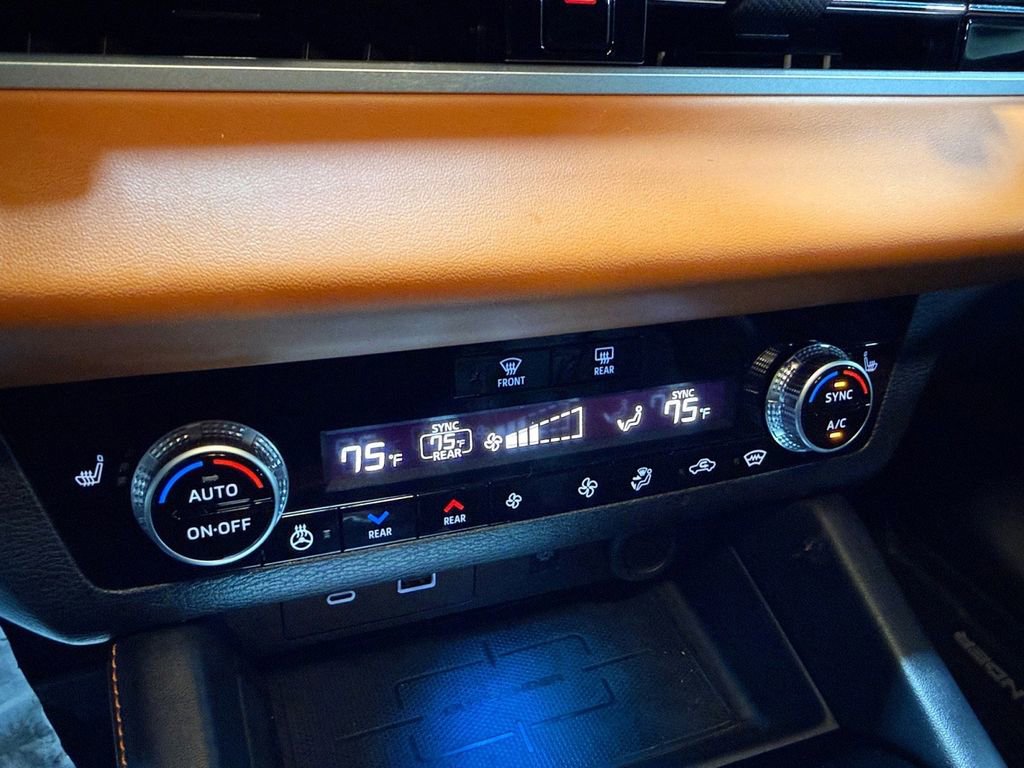 Used 2023 Mitsubishi Outlander SEL image 35