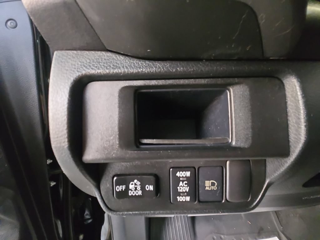 Used 2019 Toyota Tacoma TRD Sport AWD/4WD image 26