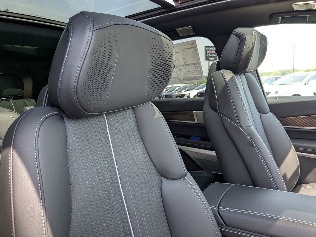 New 2026 Cadillac Vistiq Luxury image 28