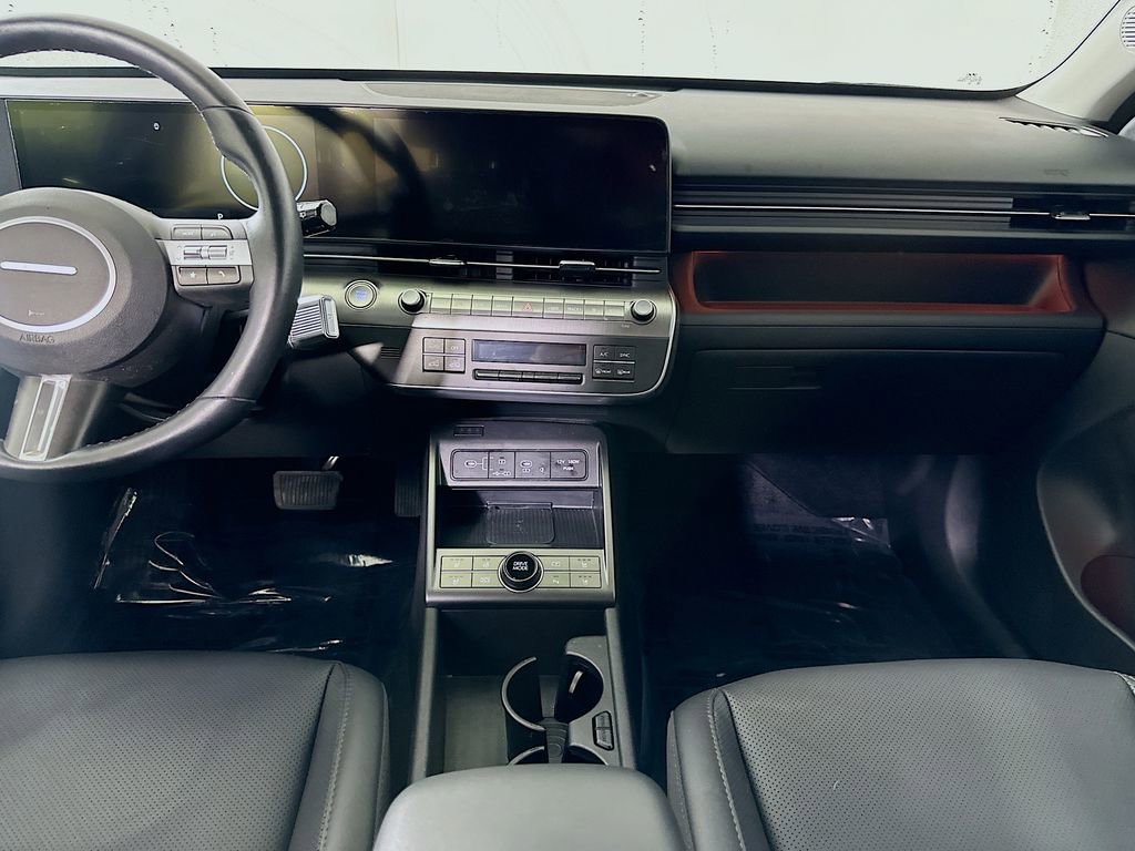 Used 2025 Hyundai Kona Limited image 18