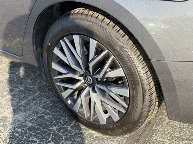 Used 2025 Nissan Altima 2.5 SV image 17