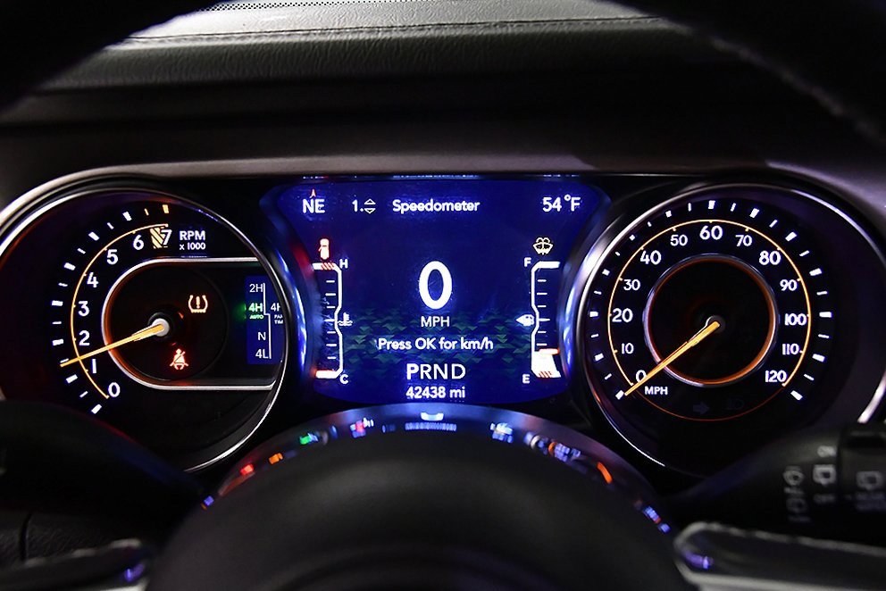 Used 2022 Jeep Wrangler Unlimited Sahara w/ Dual Top Group image 14