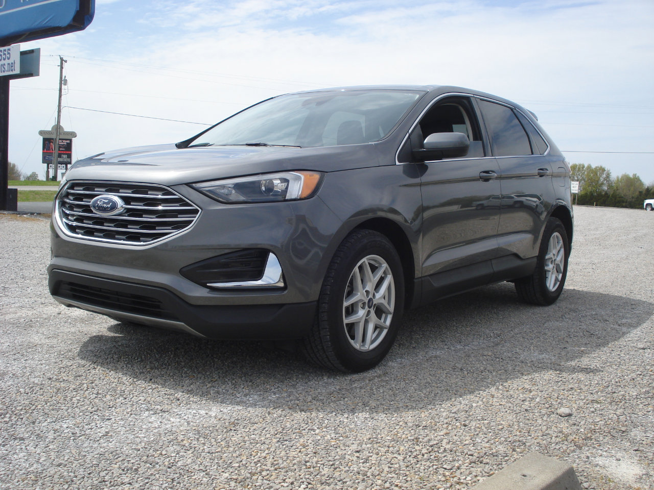 Used 2022 Ford Edge SEL w/ Cargo Accessory Package image 4