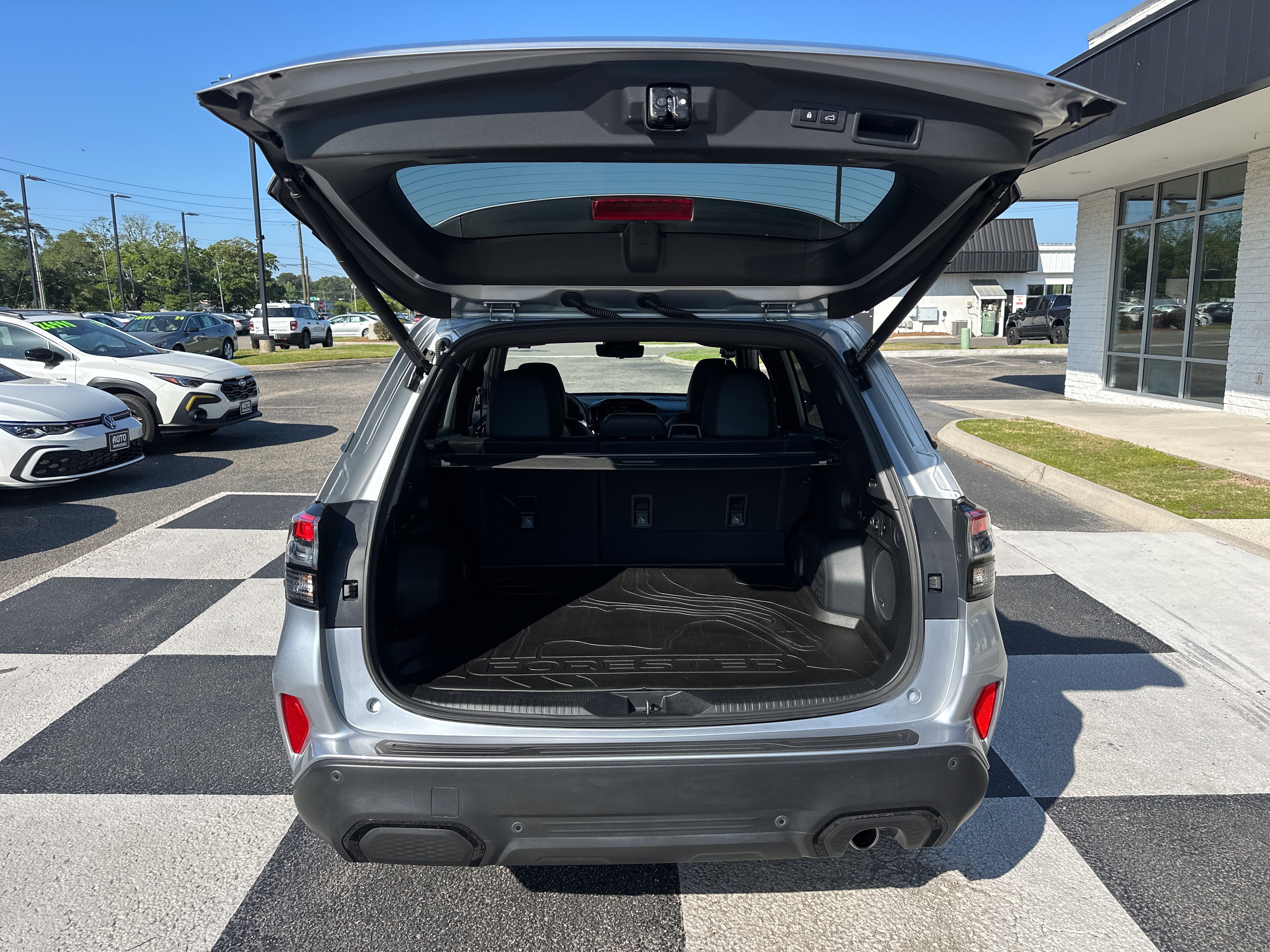 Used 2025 Subaru Forester Touring w/ Touring Package AWD/4WD image 5