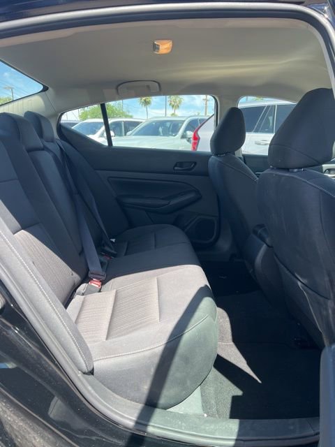 Used 2025 Nissan Altima 2.5 SV FWD image 30