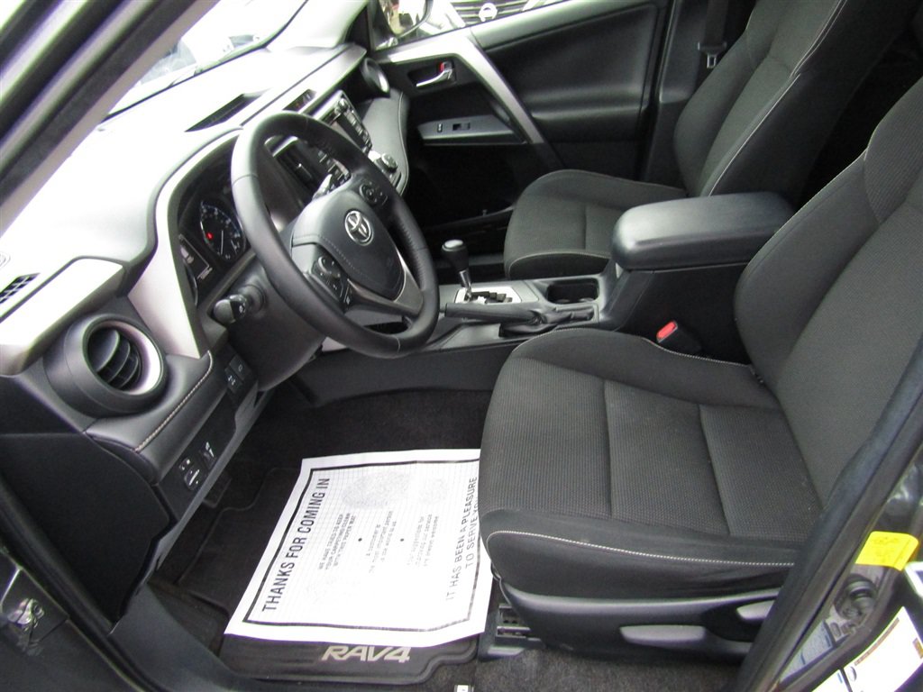 Used 2016 Toyota RAV4 XLE AWD/4WD image 14